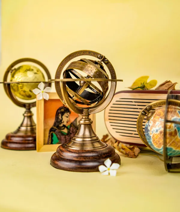 Astra_6.3_Classic_Armillary_Sphere_On_Wooden_Base